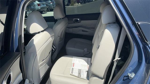 Photo of 2025 Midnight Black Kia Sorento