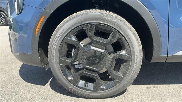 Photo of 2025 Midnight Black Kia Sorento
