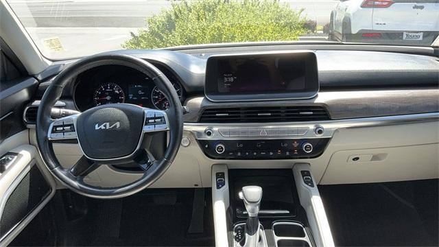Photo of 2022 Glacial White Pearl Kia Telluride