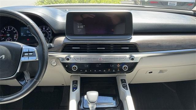 Photo of 2022 Glacial White Pearl Kia Telluride
