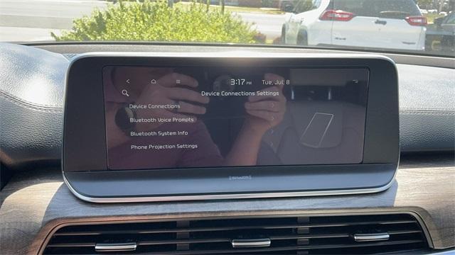 Photo of 2022 Glacial White Pearl Kia Telluride