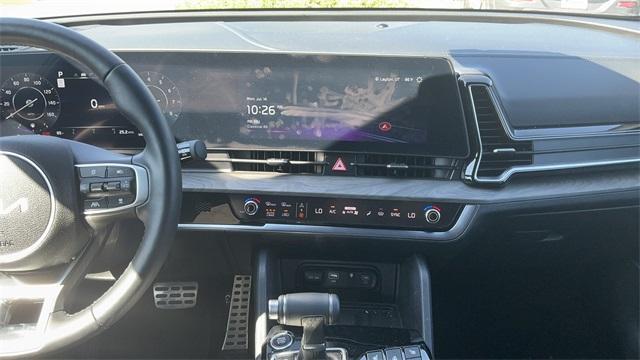 Photo of 2024 Glacier White Pearl Kia Sportage