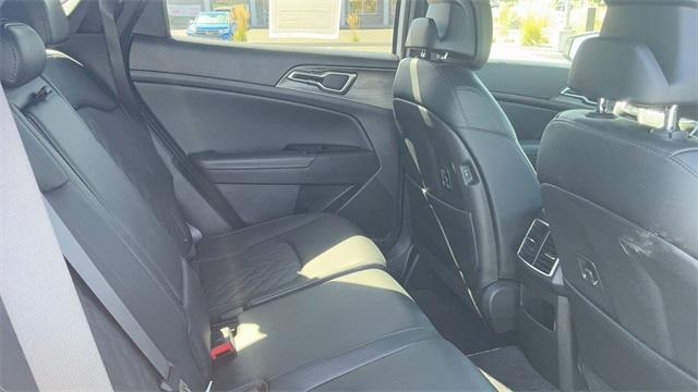 Photo of 2024 Glacier White Pearl Kia Sportage