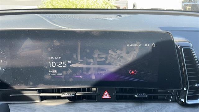 Photo of 2024 Glacier White Pearl Kia Sportage