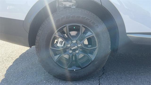 Photo of 2024 Glacier White Pearl Kia Sportage