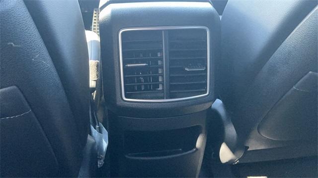 Photo of 2024 Glacier White Pearl Kia Sportage