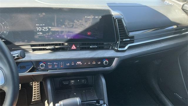 Photo of 2024 Glacier White Pearl Kia Sportage