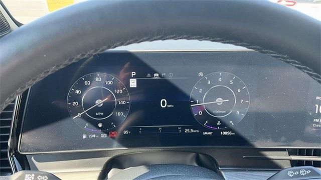 Photo of 2024 Glacier White Pearl Kia Sportage
