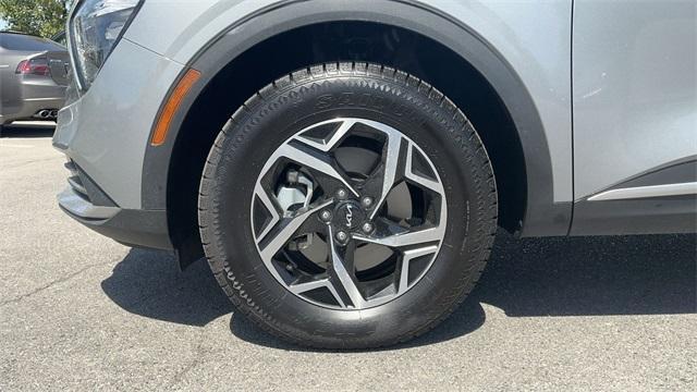 Photo of 2023 Steel Gray Kia Sportage