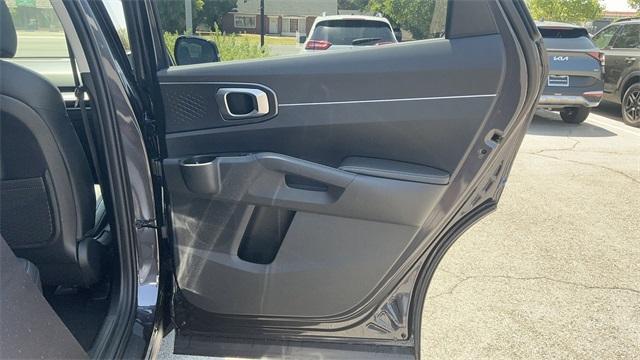 Photo of 2025 Metal Kia Sorento