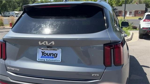 Photo of 2025 Everlasting Silver Kia Sorento