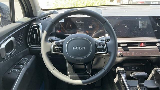 Photo of 2025 Everlasting Silver Kia Sorento