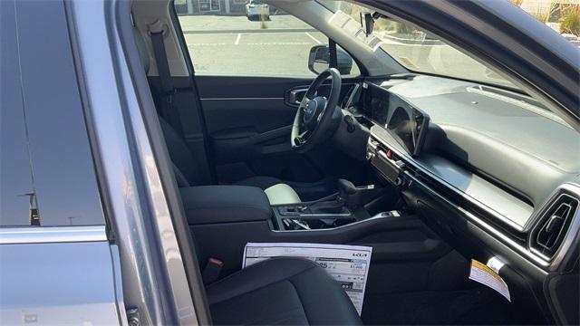 Photo of 2025 Everlasting Silver Kia Sorento