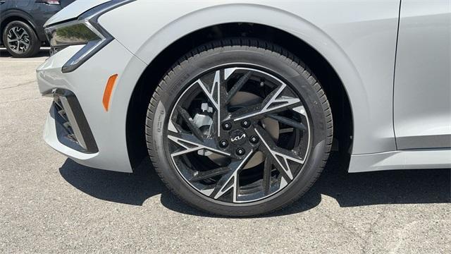 Photo of 2025 Wolf Gray Kia K5