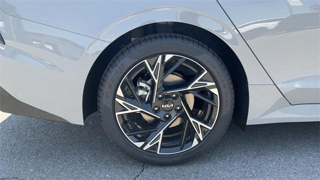 Photo of 2025 Wolf Gray Kia K5