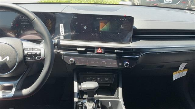 Photo of 2025 Wolf Gray Kia K5