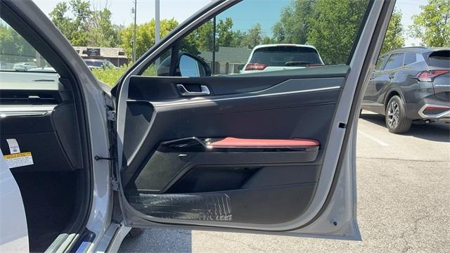 Photo of 2025 Wolf Gray Kia K5