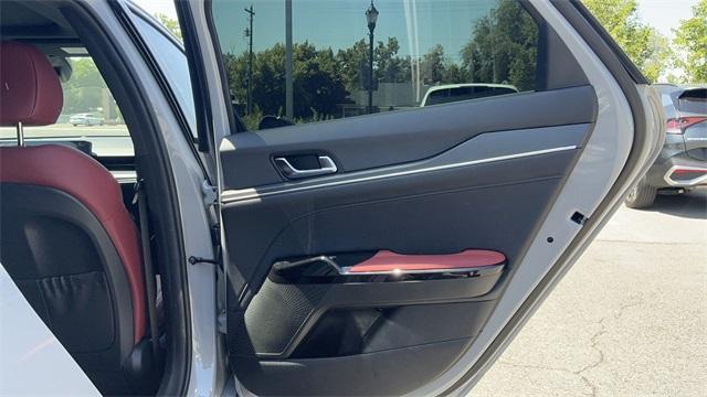 Photo of 2025 Wolf Gray Kia K5