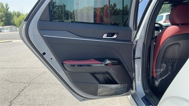 Photo of 2025 Wolf Gray Kia K5