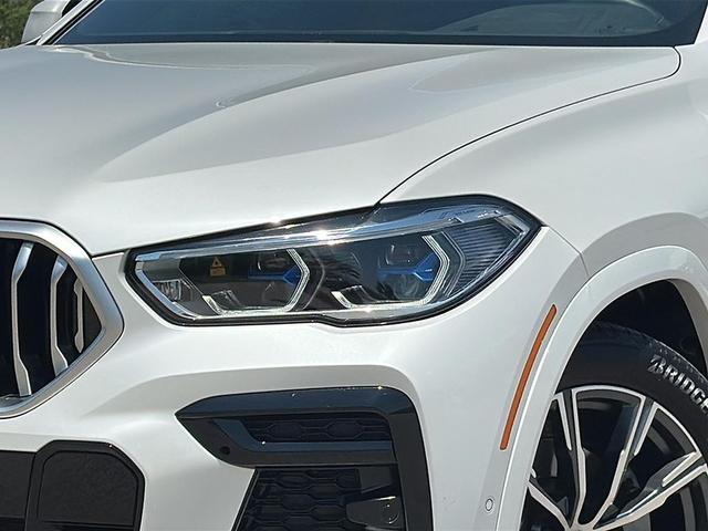 Photo of 2022 White BMW X6