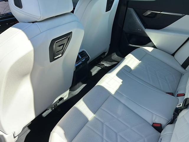 Photo of 2025 Blue BMW 530
