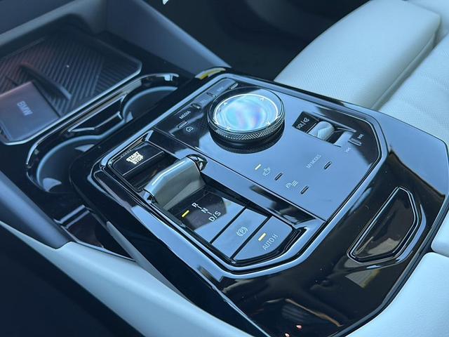 Photo of 2025 Blue BMW 530