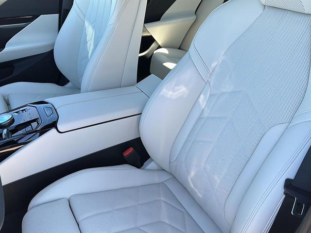 Photo of 2025 Blue BMW 530