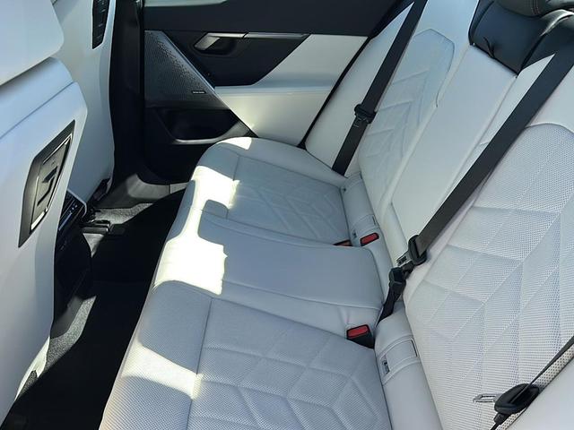 Photo of 2025 Blue BMW 530