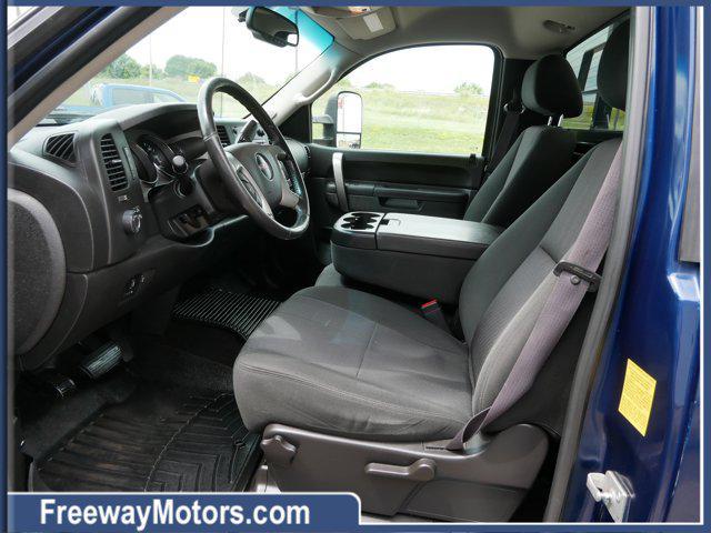 Photo of 2011 Midnight Blue Metallic GMC Sierra 2500