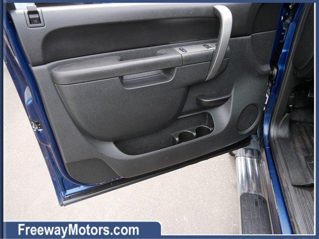 Photo of 2011 Midnight Blue Metallic GMC Sierra 2500