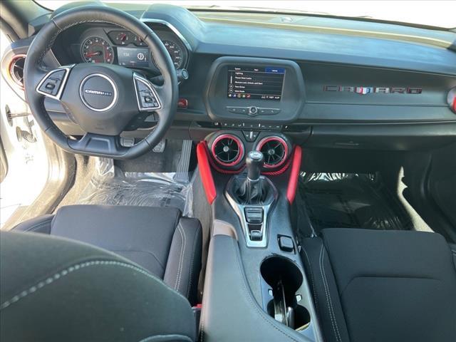 Photo of 2023 Summit White Chevrolet Camaro