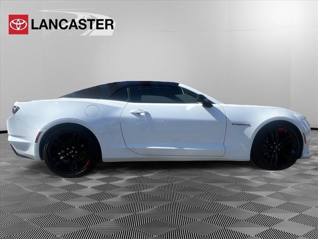 Photo of 2023 Summit White Chevrolet Camaro