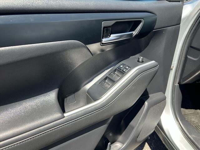 Photo of 2021 Silver Toyota Highlander