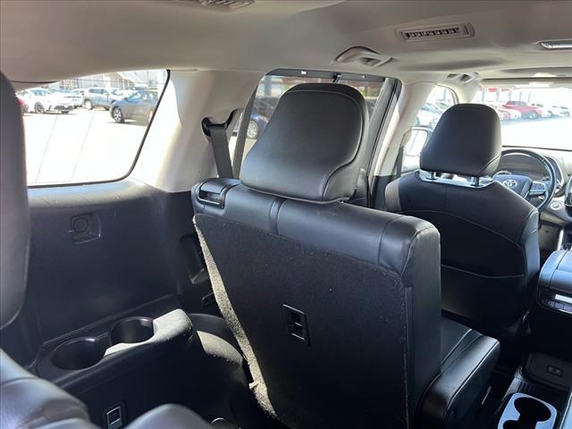 Photo of 2021 Silver Toyota Highlander