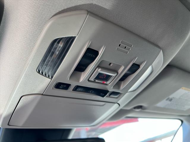 Photo of 2021 Silver Toyota Highlander