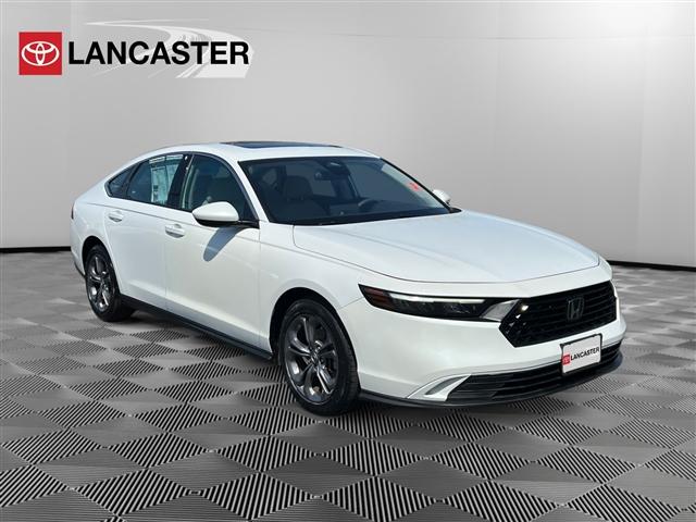 Photo of 2023 Platinum White Pearl Honda Accord