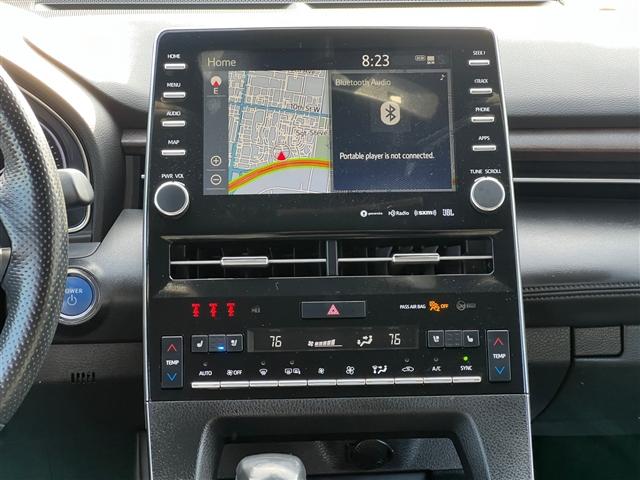 Photo of 2021 White Toyota Avalon Hybrid