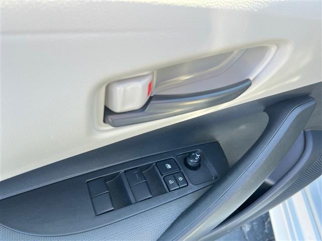 Photo of 2022 White Toyota Corolla
