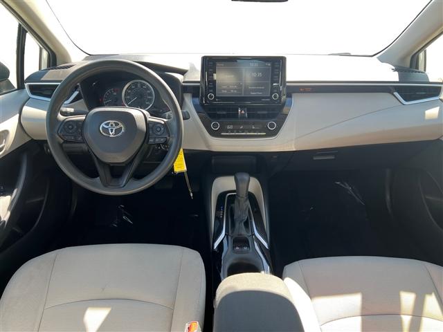 Photo of 2022 White Toyota Corolla