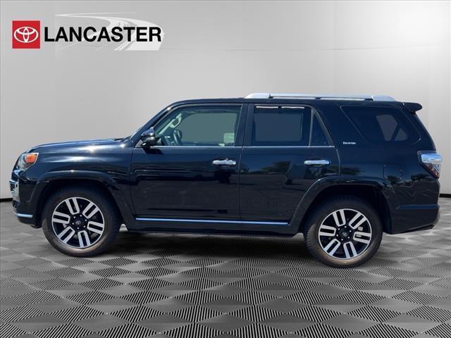Photo of 2018 Midnight Black Metallic Toyota 4Runner