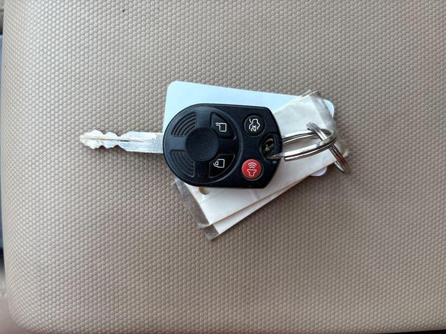 Photo of 2009 White Suede Clearcoat Ford Escape