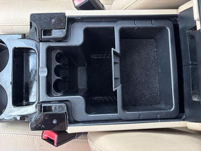 Photo of 2009 White Suede Clearcoat Ford Escape
