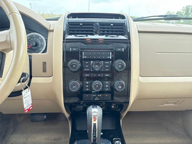 Photo of 2009 White Suede Clearcoat Ford Escape