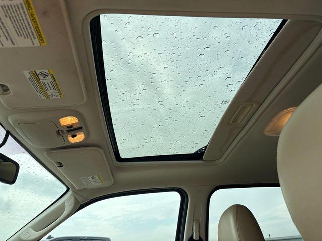 Photo of 2009 White Suede Clearcoat Ford Escape