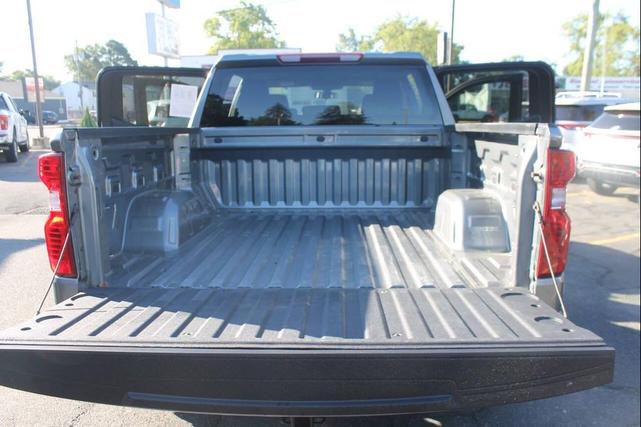 Photo of 2022 GRAY Chevrolet Silverado 1500