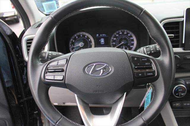 Photo of 2022 BLACK Hyundai VENUE