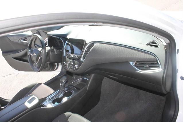 Photo of 2021 WHITE Chevrolet Malibu
