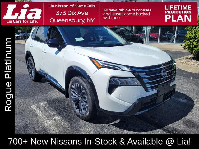 Photo of 2026 White / Black Nissan Rogue