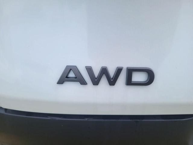 Photo of 2025 Everest White P Nissan Murano