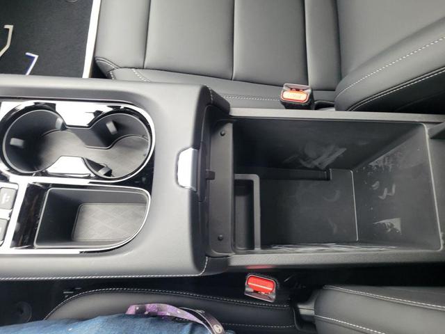 Photo of 2025 Everest White P Nissan Murano